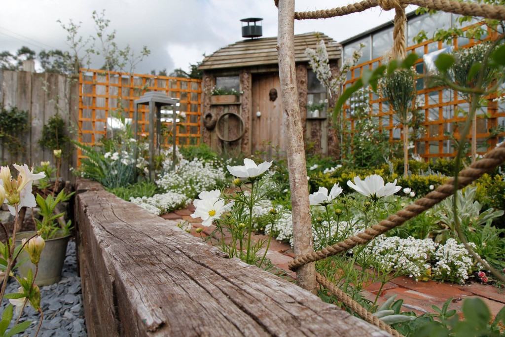 12 Night Bloomers for your Moon Garden