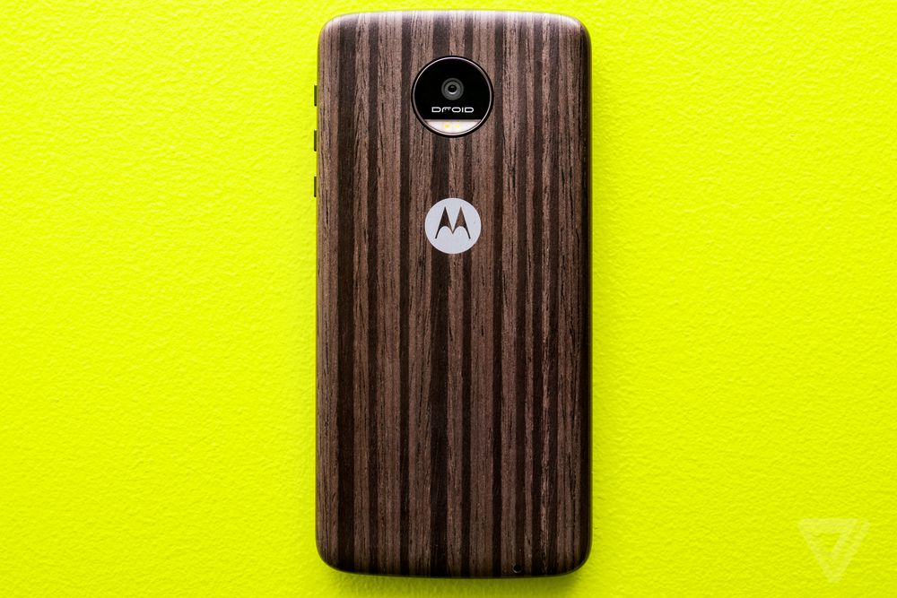 moto z incpak