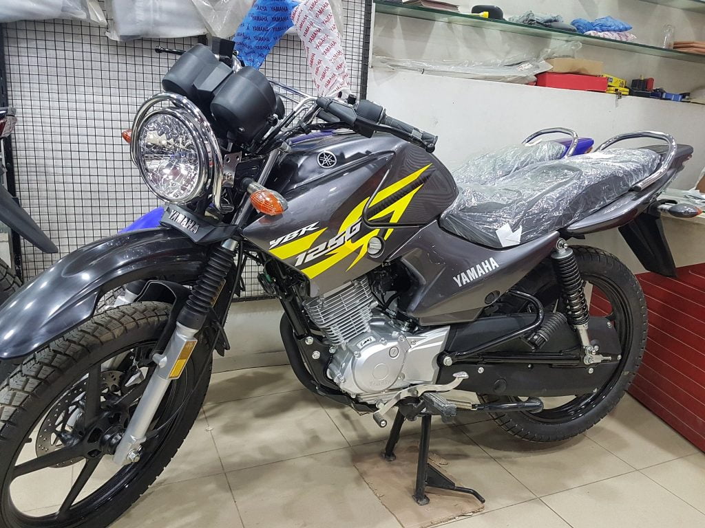 Grey Metallic Colour ( YAMAHA YBR 125 G