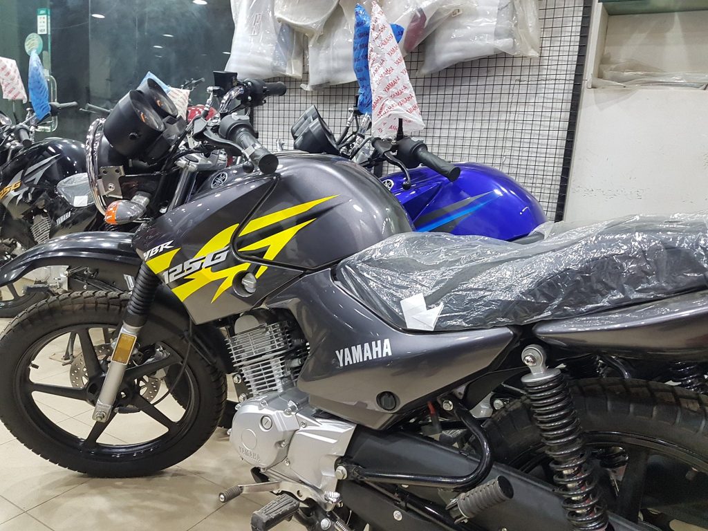 Grey Metallic Colour ( YAMAHA YBR 125 G