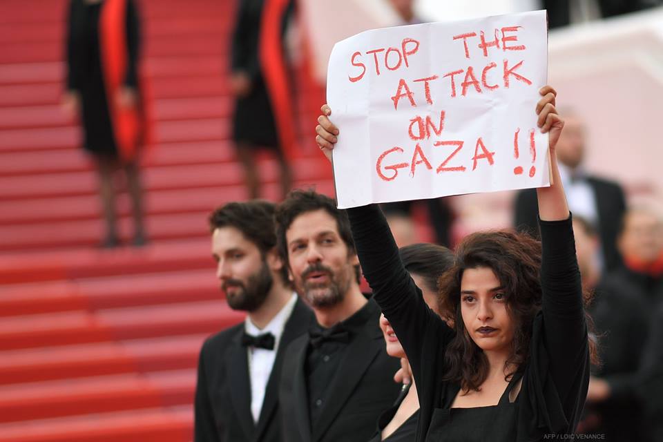 Lebanese actress Manal Issa at Cannes: "Stop the Attack on Gaza"