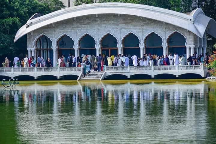 Governor House Punjab mistreated by public