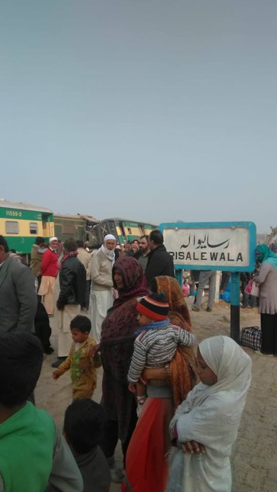 Shalimar Express & Millat Express collision [Exclusive Images]