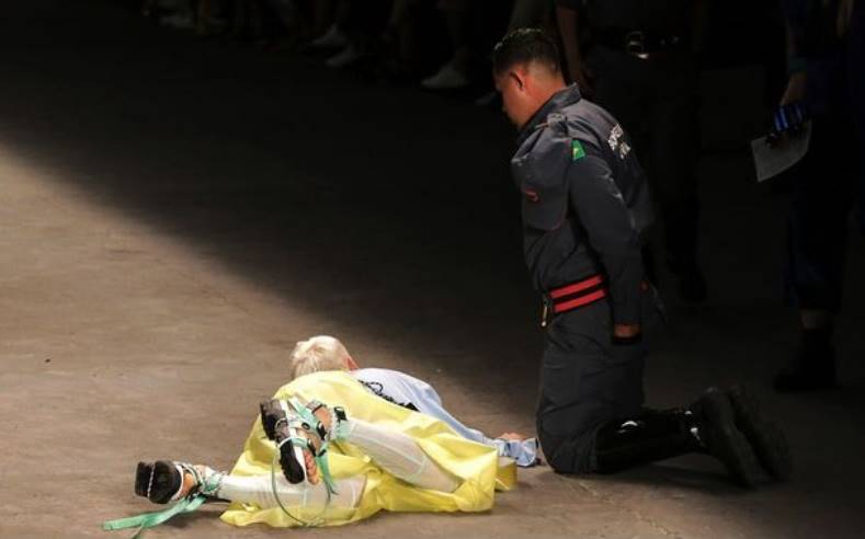 ales Soares fell during catwalk