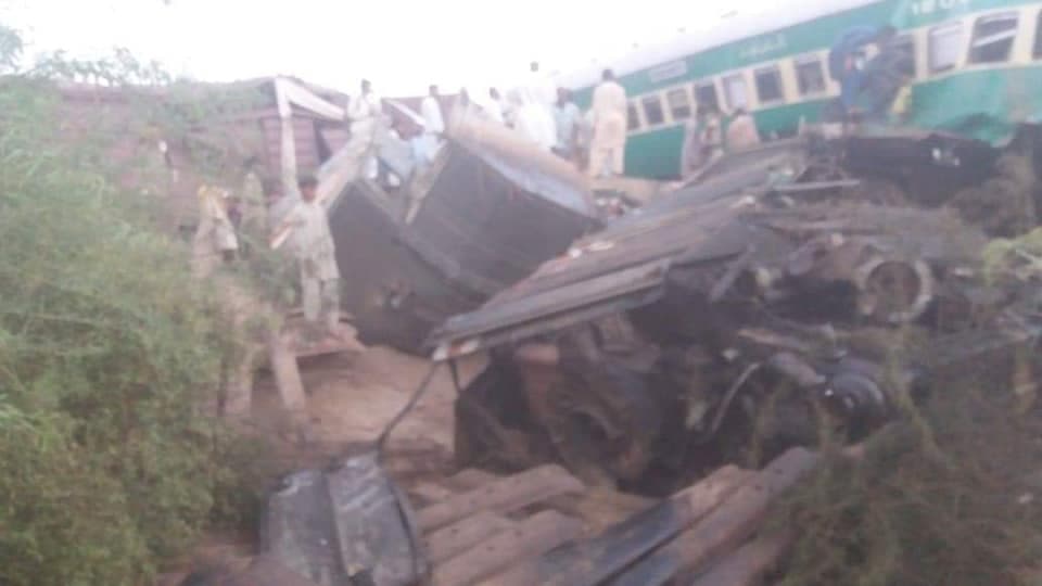 Akber Bugti Lahore/Quetta bound Express had an accident with a goods train near Sadiqabad, Punjab killing 21 people and injuring 90 passengers.