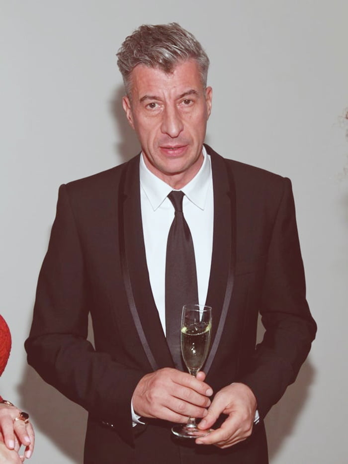  Maurizio Cattelan