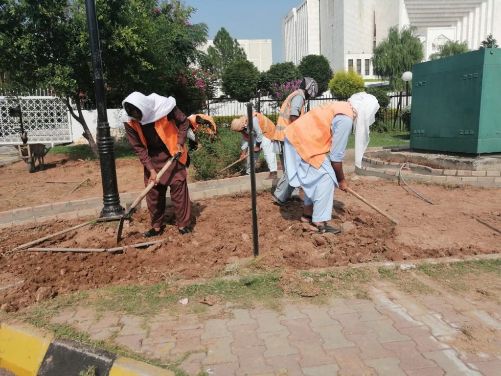 Clean and Green Campaign in Islamabad continues 