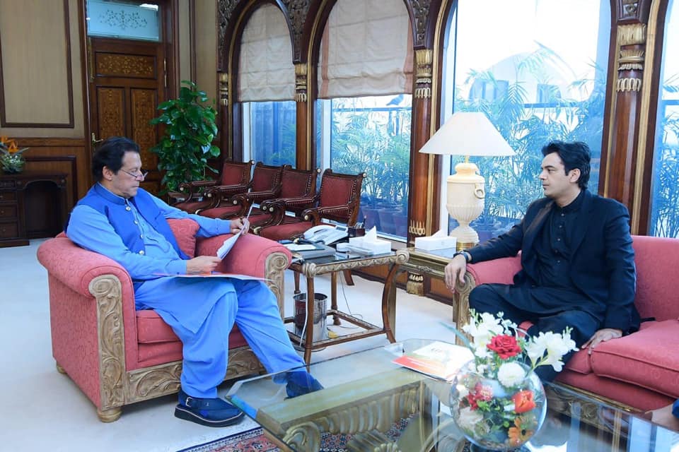 Special Assistant to Prime Minister on Youth Affairs Usman Dar called on PM Imran Khan to brief him about details of the launch of Prime Minister’s initiative for youth Kamyab Jawan programme being launched today at Islamabad. 