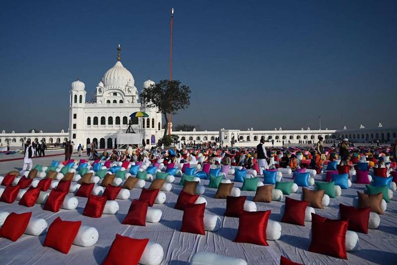 PM Khan inaugurates Kartarpur Corridor