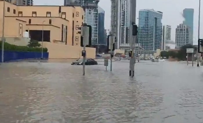 Heavy rainfall in Dubai Airport Flooded flights affected