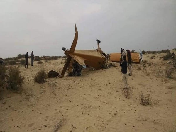 Plane crashes near Sadiqabad Punjab