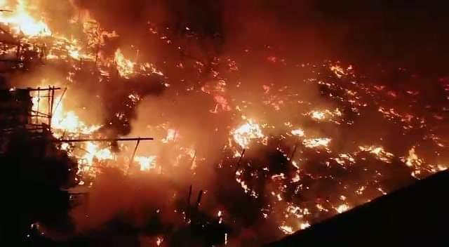 A massive fire engulfed 400 tent houses in Teen Hatti Karachi