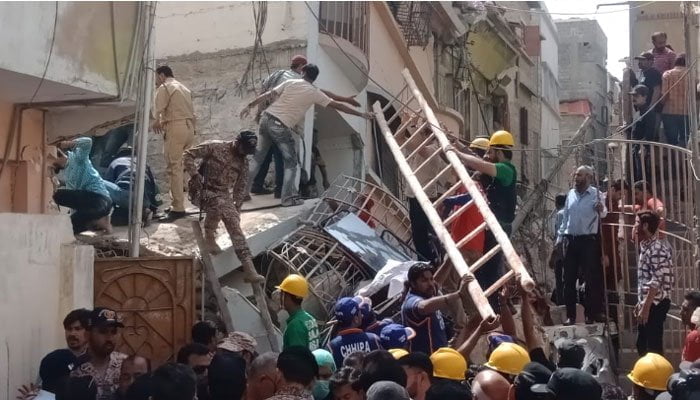 Karachi Building Collapse Golimar Building Collapse #KarachiBuildingCollapse #GolimarTragedy