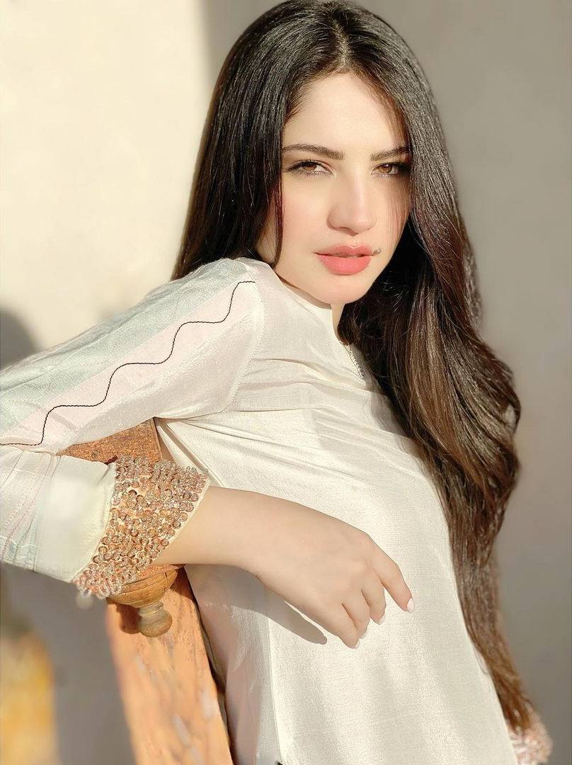 Neelum Muneer tests positive for COVID-19 - INCPak