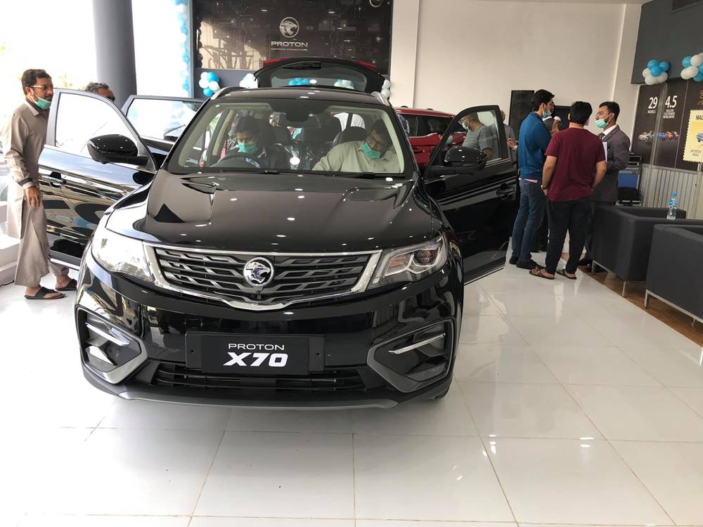 Proton X70, Proton X70 Features, Proton X70 AWD Features, Proton X70 FWD Features