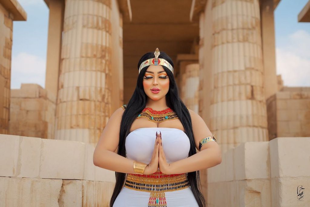 Salma al Shimi Photoshoot  Cleopatra costume