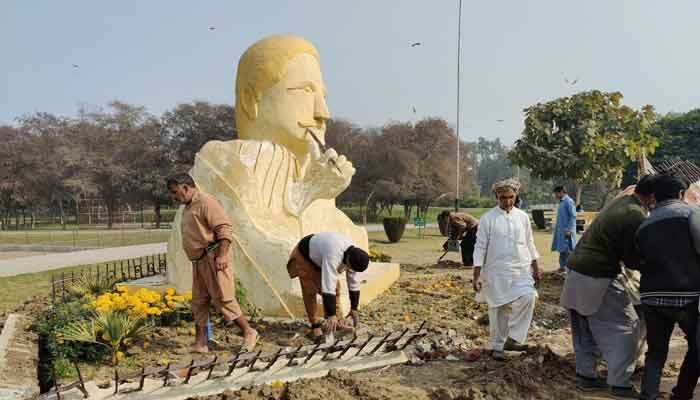 Allama Iqbal Statue, #AllamaIqbal