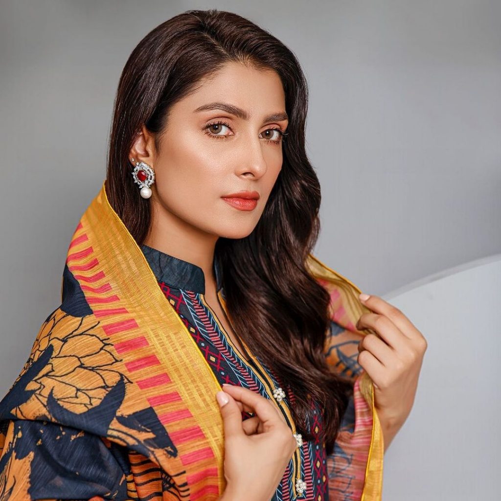 Ayeza Khan 