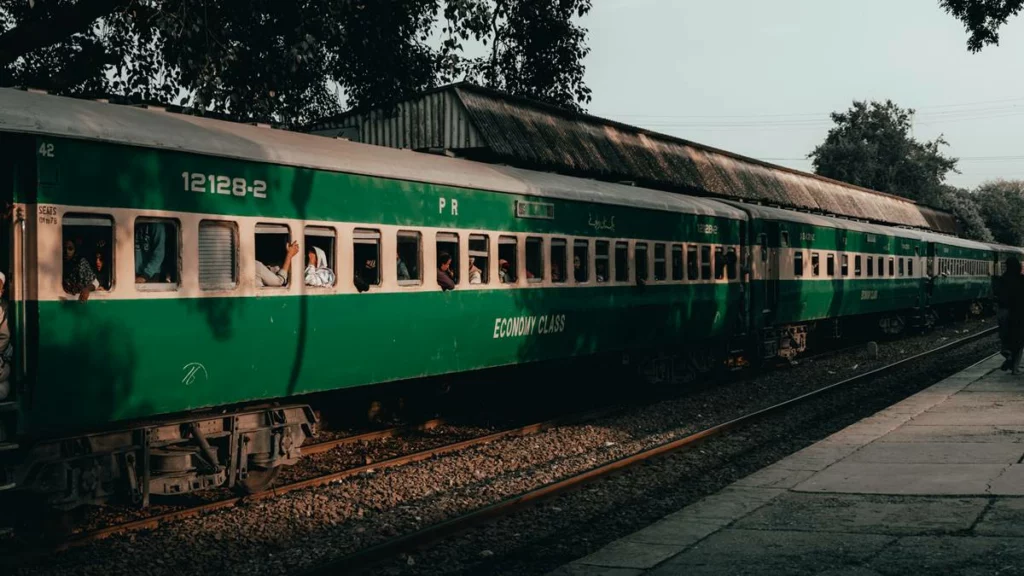 Bahauddin Zakariya Express, Gang Rape Train, Gang Rape Pakistan Railway, Gang Rape Railway, Pakistan Railways