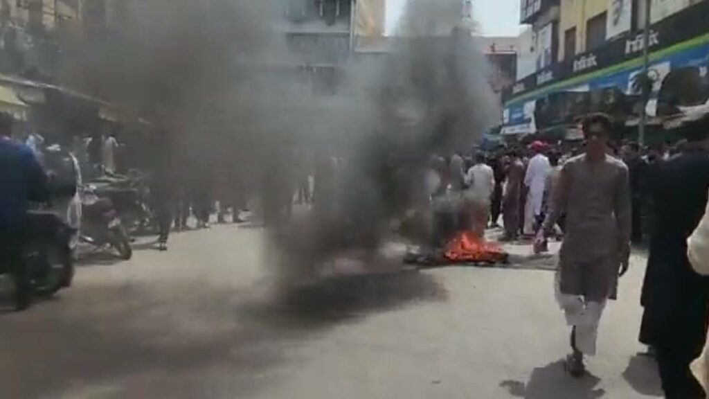 Protests Samsung, Samsung Protests, Samsung Pakistan, Samsung, Samsung Blasphemy