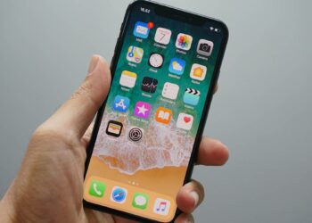 Apple ads, iPhone ads, iPhones ads