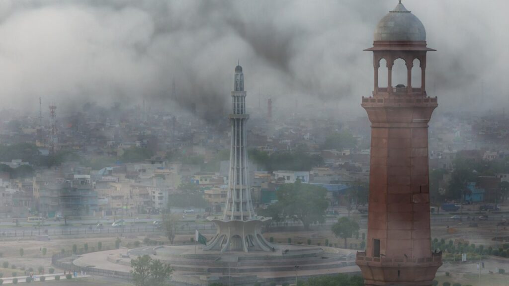 Schools Lahore, Lahore Smog