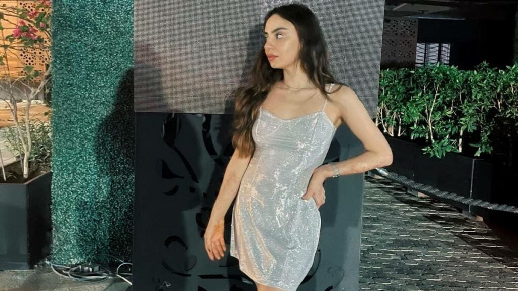 Mehar Bano, Mehar Bano Bold Pictures, Mehar Bano Revealing Dress, Mehar Bano Mini Top