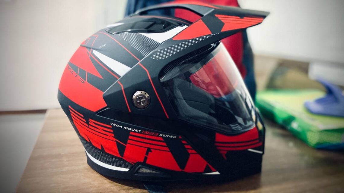 Karachi to Enforce 'No Helmet No Entry' Rule on II Chundrigar Road