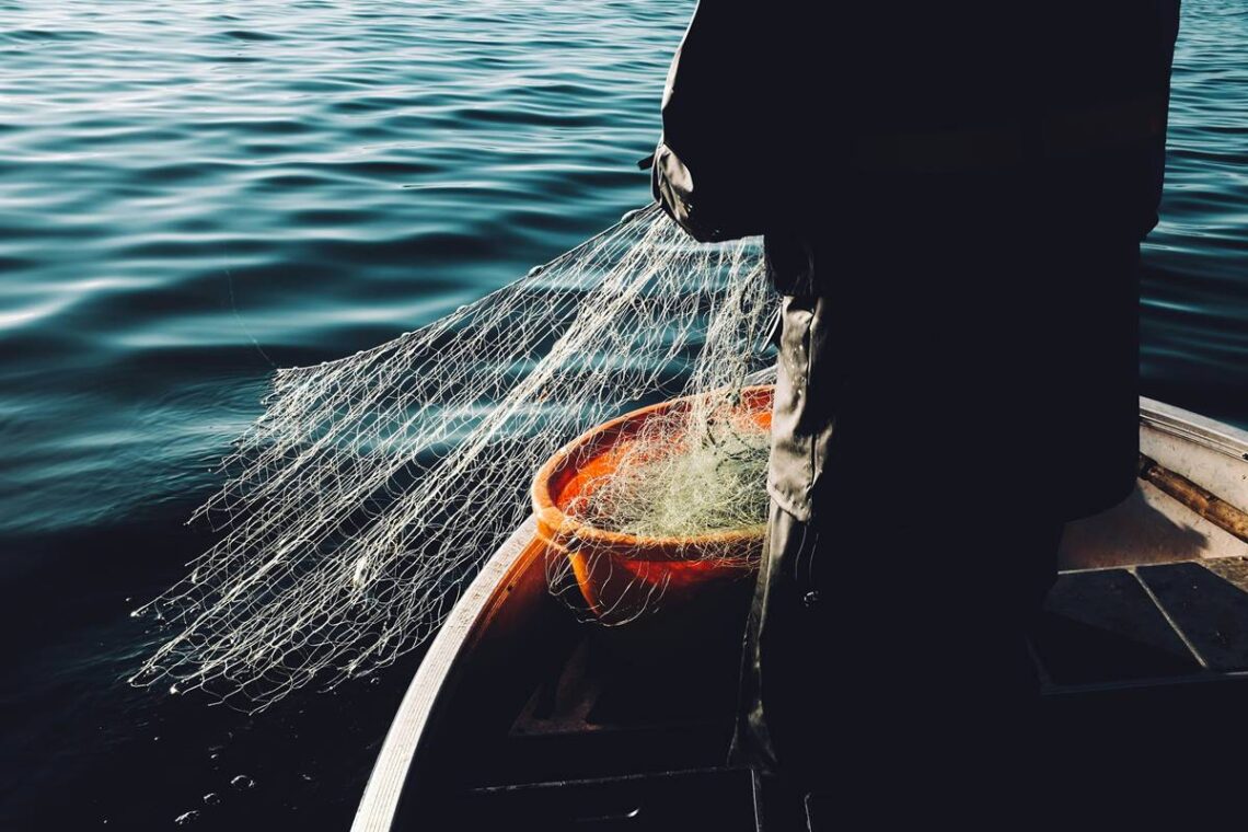 Sharjah Ruler Issues New Fishing Regulation for Fishermen in Kalba