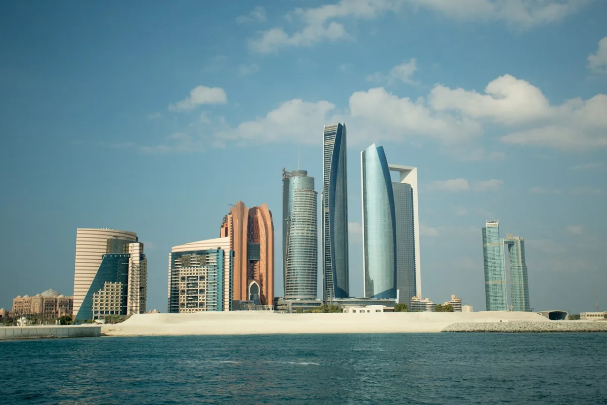 Abu Dhabi Announces Yas Canal Housing Project