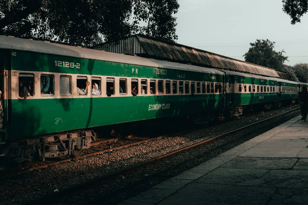 Pakistan Railways Announces Special Eid Trains