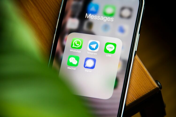A Comprehensive Overview of Cross-Platform Chat Applications