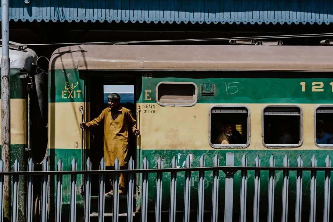 Bolan Mail Train from Quetta to Karachi Still Suspended