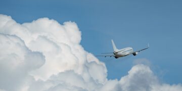Pakistan Shuts Airspace to Indian Flights