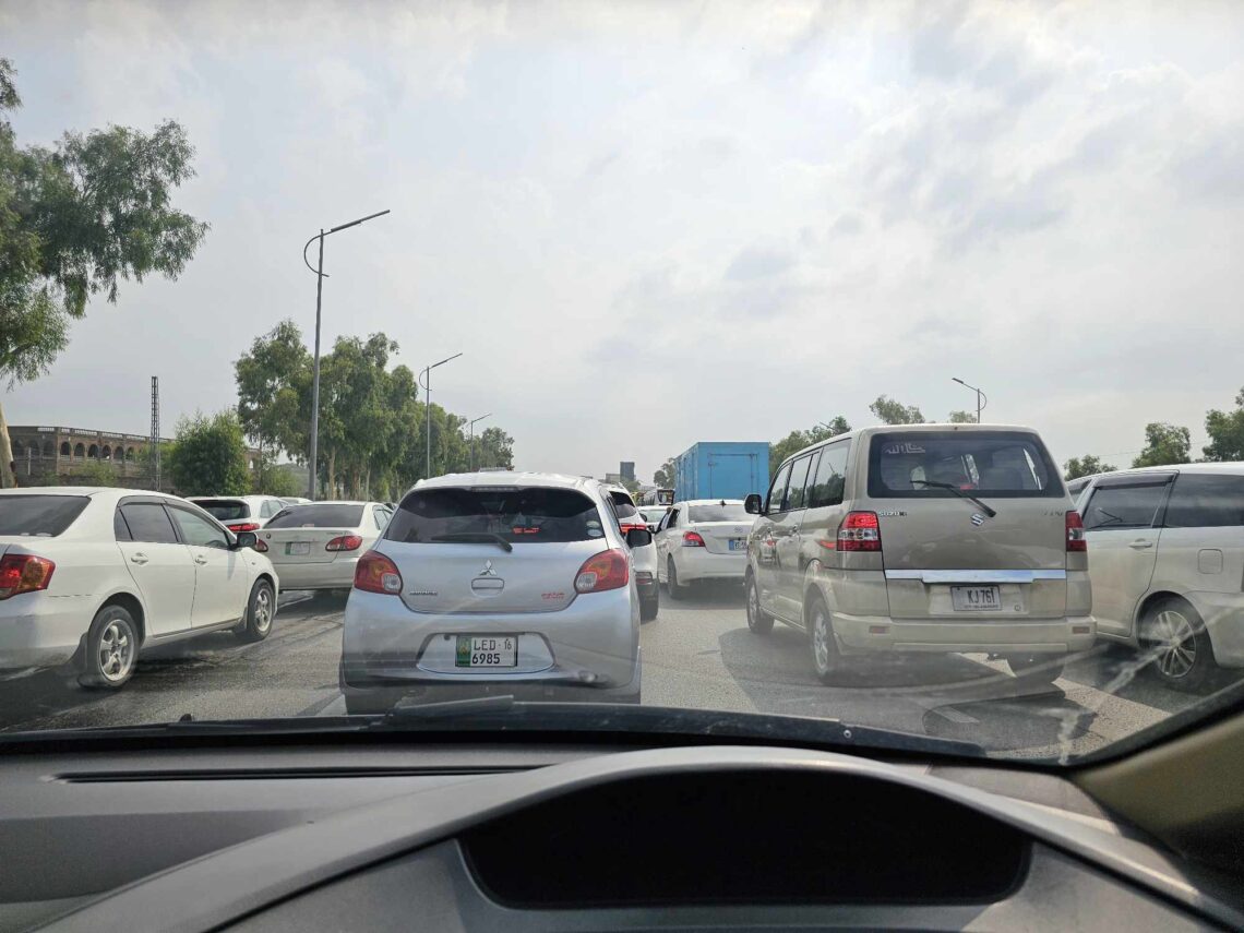 Islamabad Administration Blocks Roads Ahead of Jamat-e-Islami Dharna