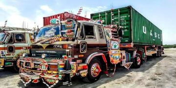 Goods Transporters protests outside CM and Governor House in Karachi