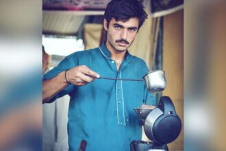 Arshad Khan Chaiwala in trouble