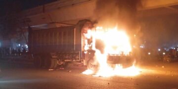 Violence Erupts in Karachi Over Dumper Incident 