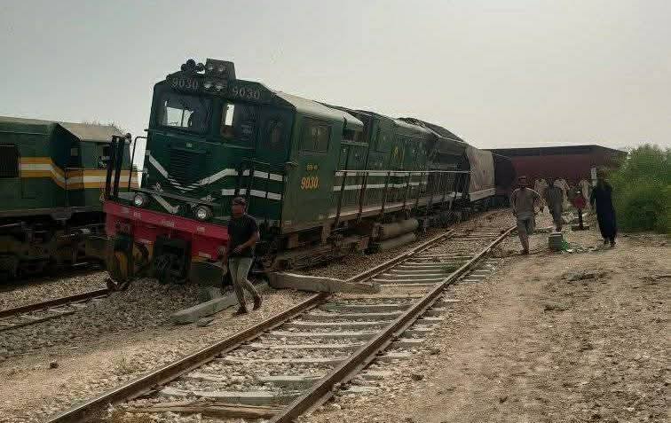 50438090813141834307149806834656004245713788n INCPak Railway Traffic Restored After Freight Train Derailment Near Mirpur Mathelo